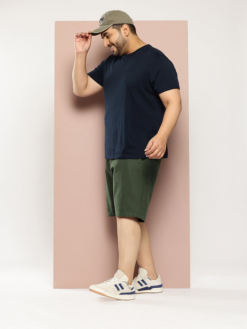 Thomas Scott Men Green Plus Size Regular fit Mid-rise Cotton Woven Outdoor Shorts