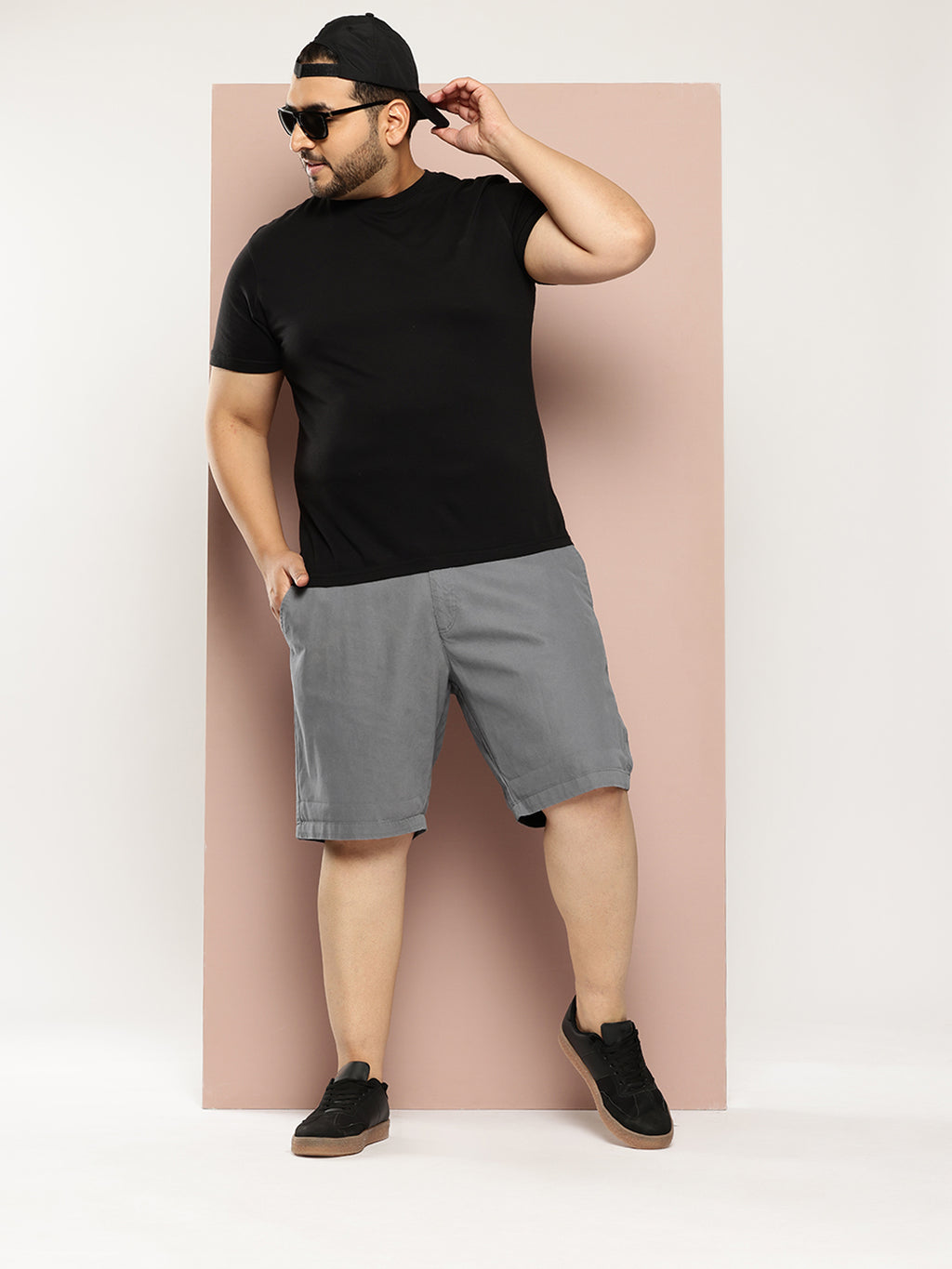 Thomas Scott Men Grey Plus Size Regular fit Mid-rise Cotton Woven Outdoor Shorts