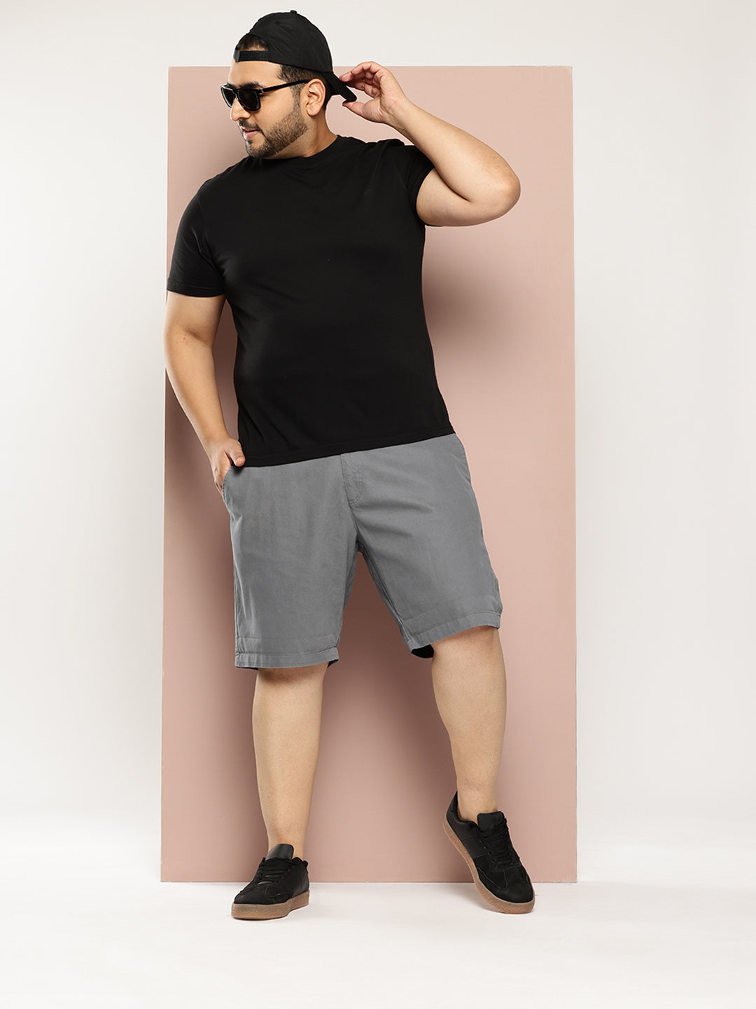 Thomas Scott Men Grey Plus Size Regular fit Mid-rise Cotton Woven Outdoor Shorts