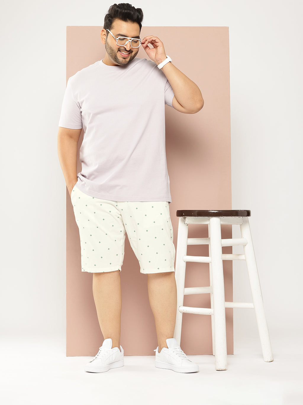 Thomas Scott Men Off White Plus Size Regular Fit Mid-Rise Micro Ditsy Printed Woven Outdoor Shorts