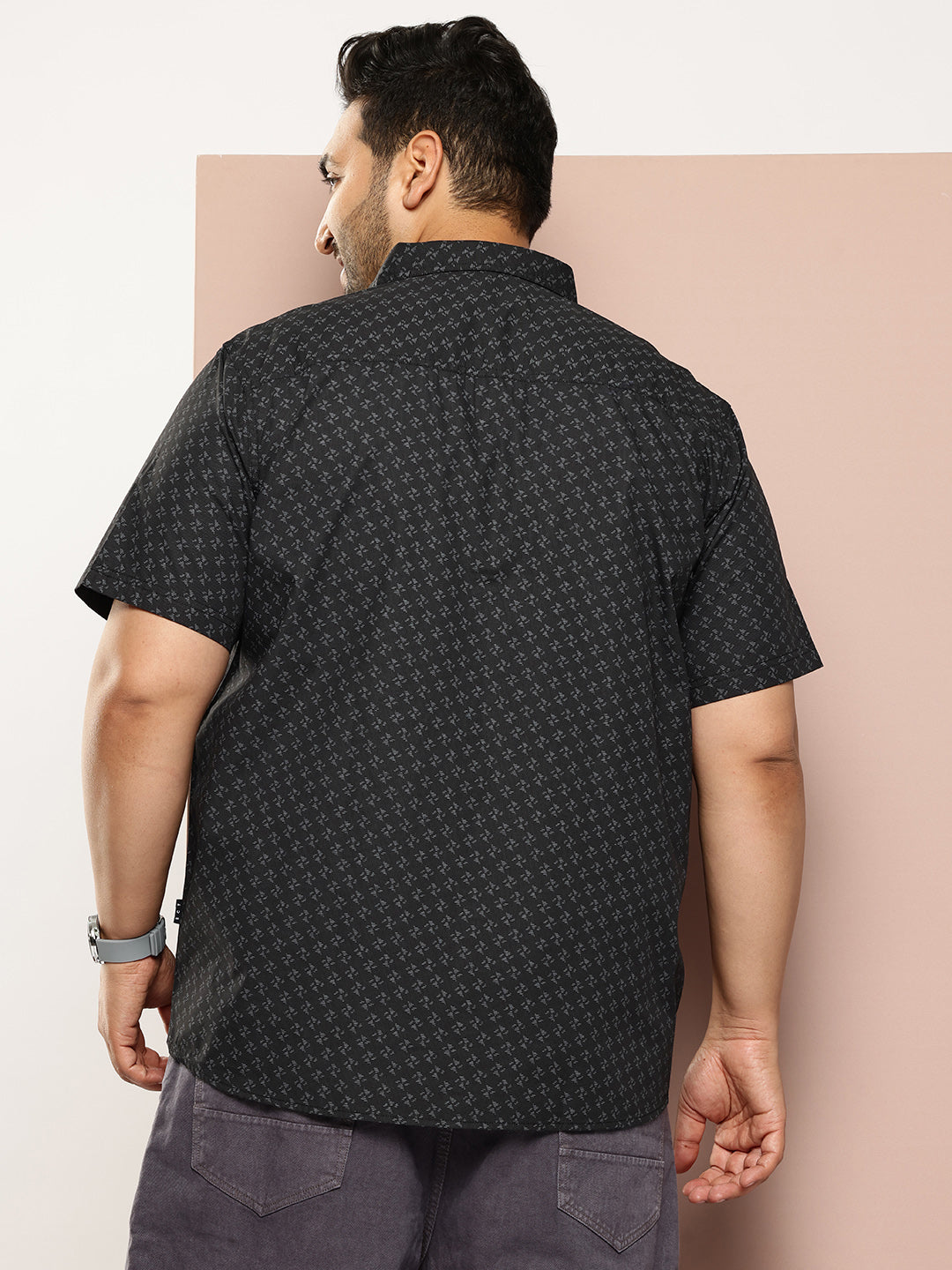 Thomas Scott Men Black Plus Size Regular Fit Short Sleeves Geometric Printed Woven Casual Shirt