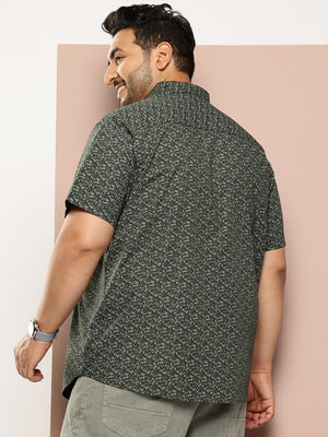 Thomas Scott Men Green Plus Size Regular Fit Short Sleeves Abstract Printed Woven Casual Shirt