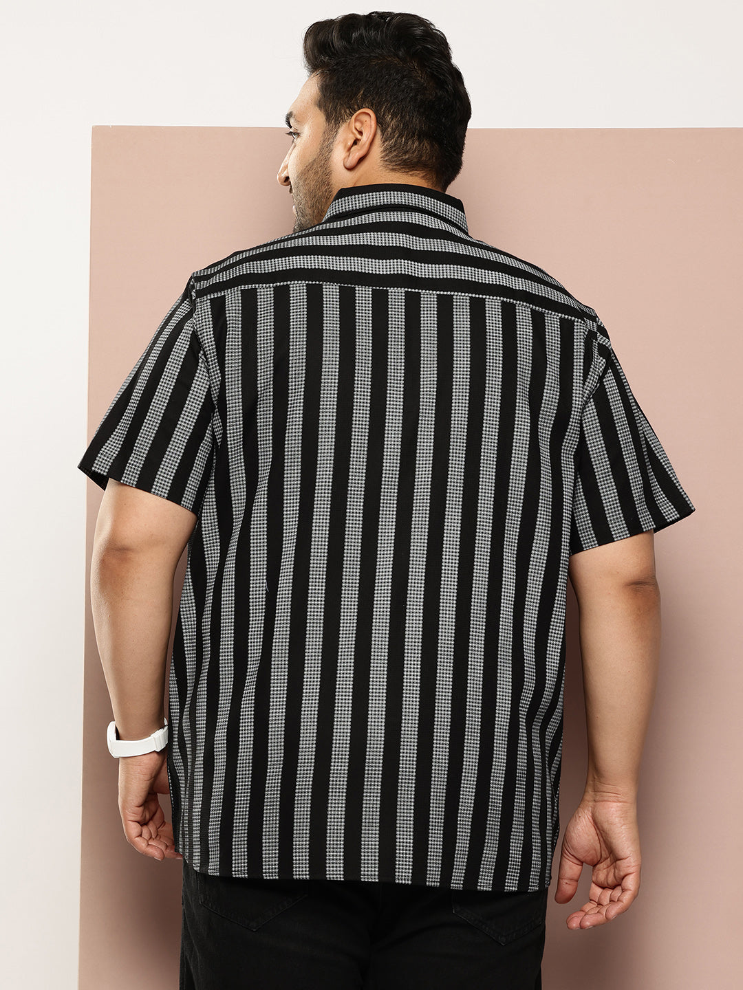 Thomas Scott Men Black Plus Size Regular Fit Short Sleeves Waffle Printed Woven Casual Shirt