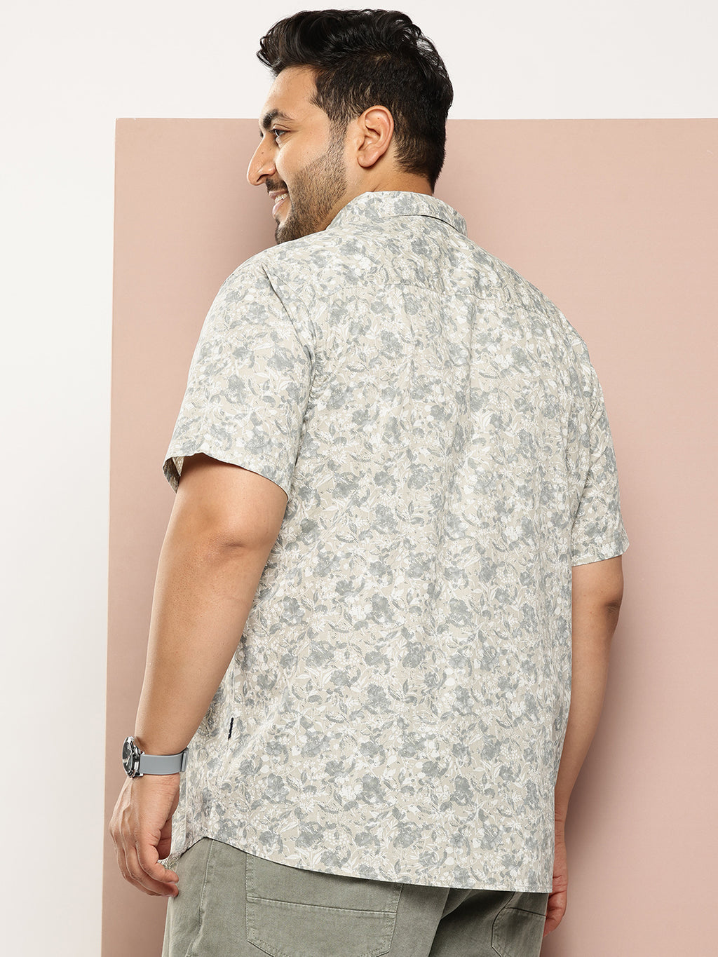 Thomas Scott Men Grey Plus Size Regular Fit Short Sleeves Floral Printed Woven Casual Shirt