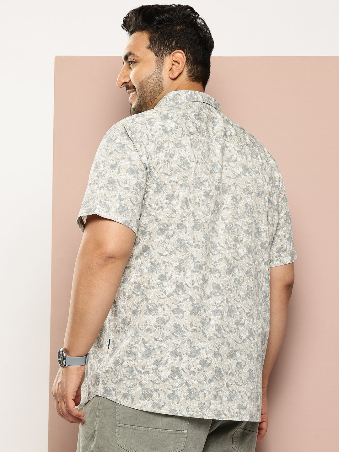 Thomas Scott Men Grey Plus Size Regular Fit Short Sleeves Floral Printed Woven Casual Shirt
