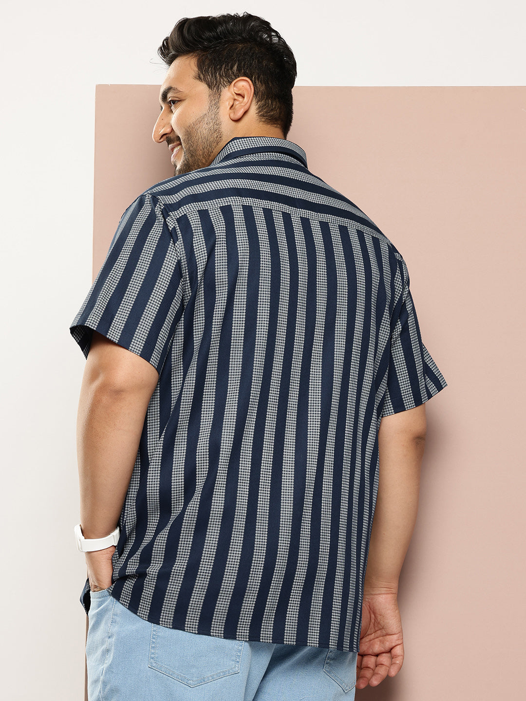 Thomas Scott Men Blue Plus Size Regular Fit Short Sleeves Waffle Printed Woven Casual Shirt
