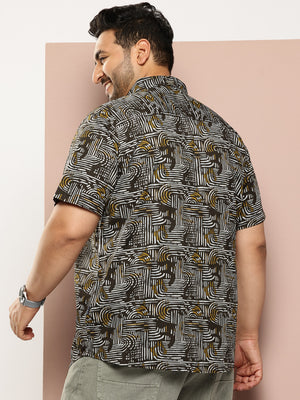 Thomas Scott Men Green Plus Size Regular Fit Short Sleeves Graphic Print Woven Casual Shirt
