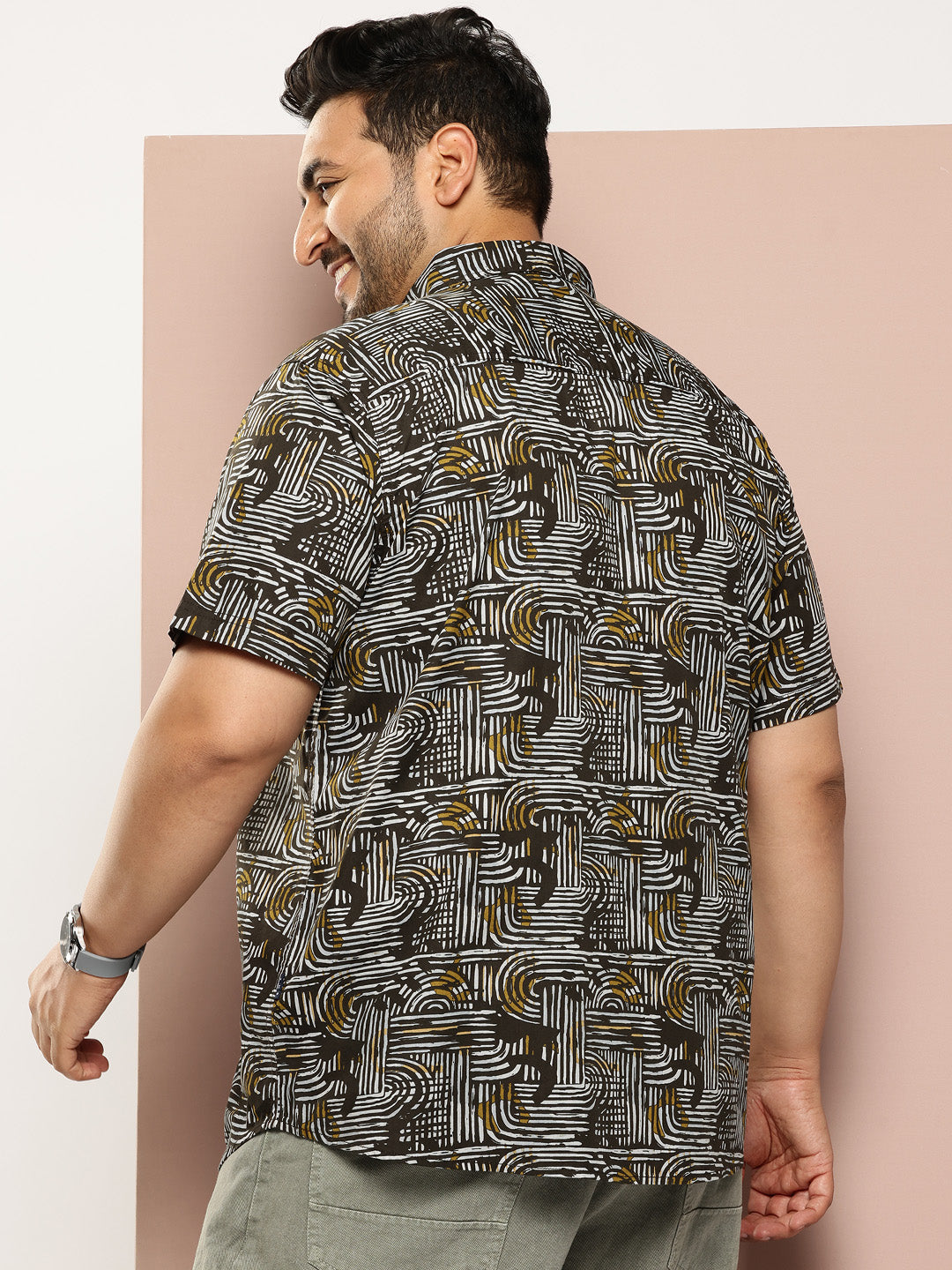 Thomas Scott Men Green Plus Size Regular Fit Short Sleeves Graphic Print Woven Casual Shirt