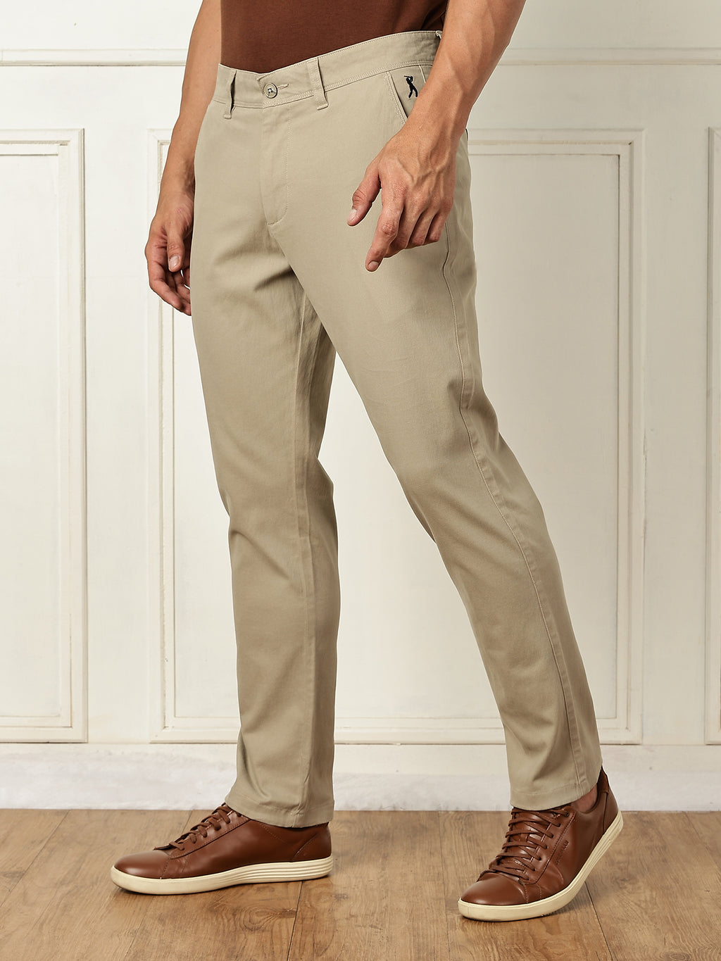 Thomas Scott Men Grey Mid-Rise Straight Fit Solid Woven Chinos Trouser