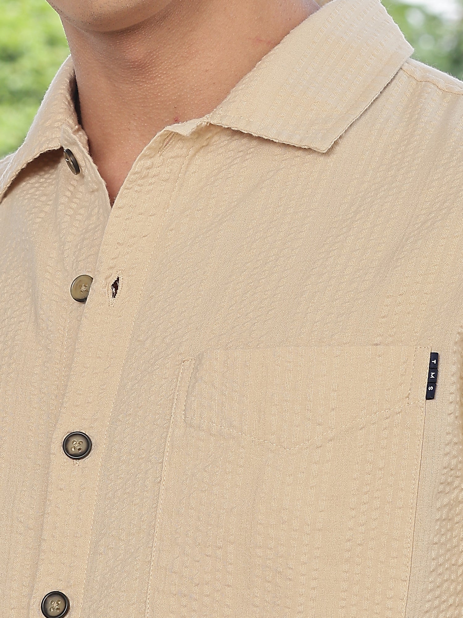 Thomas Scott Men Beige Slim Fit Short Sleeves Self Design Seersucker Shirt
