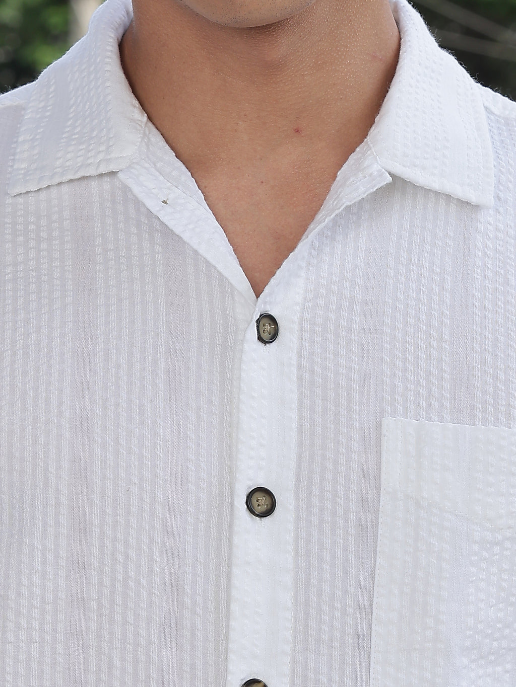 Thomas Scott Men White Slim Fit Short Sleeves Self Design Seersucker Shirt