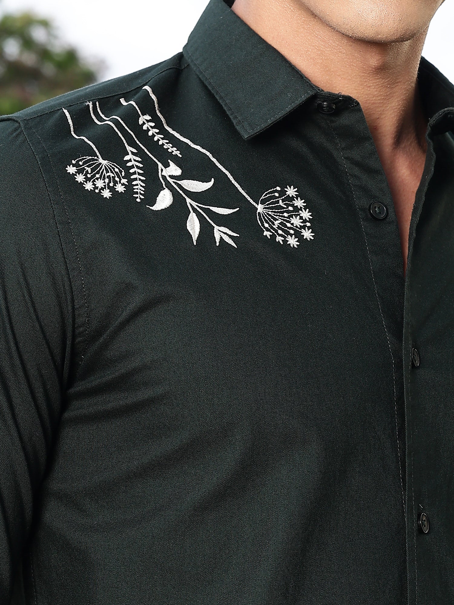 Thomas Scott Men Bottle Green Regular Fit Long Sleeves Spread Collar Oxford Embroidered Shirt