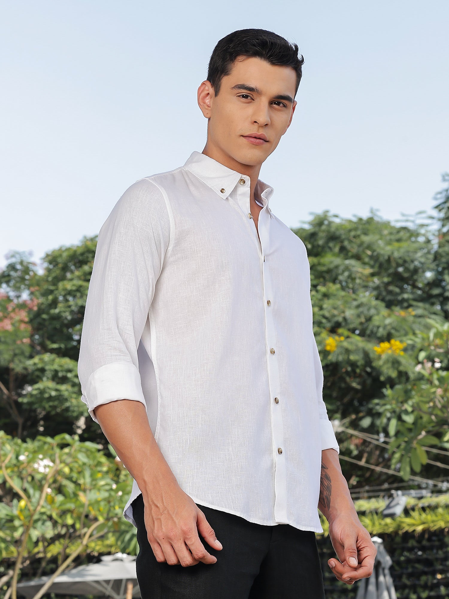 Thomas Scott Men White Slim Fit Long Sleeves Button-Down Collar Lyocel Linen Casual Shirt