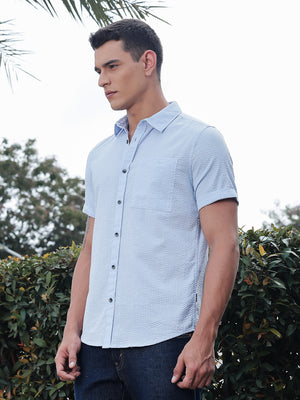 Thomas Scott Men Sky Blue Slim Fit Short Sleeves Spread Collar Seer Sucker Casual Shirt