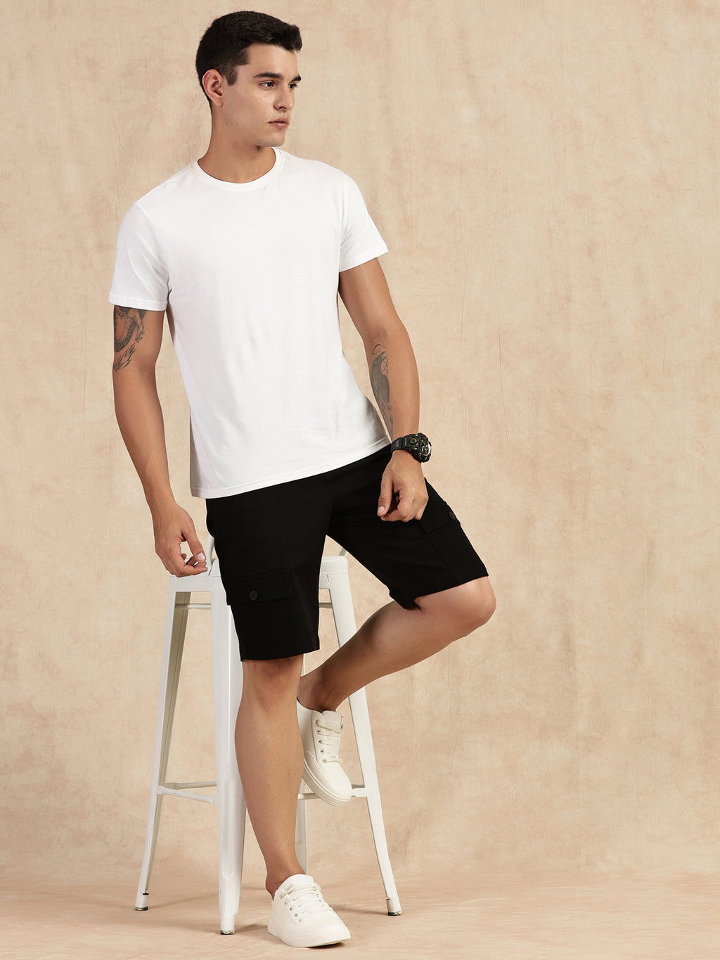 Thomas Scott Men Black Straight Fit Mid-Rise Cargo Shorts
