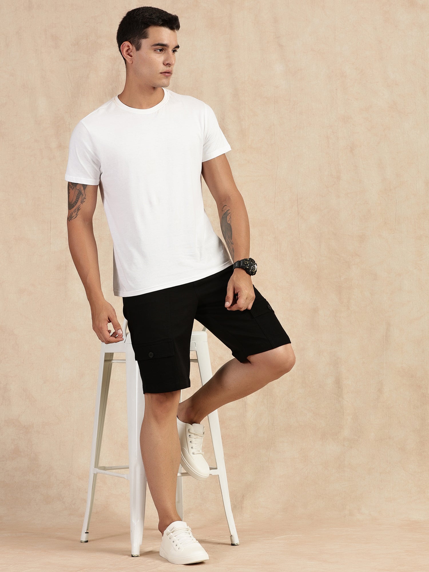 Thomas Scott Men Black Straight Fit Mid-Rise Cargo Shorts