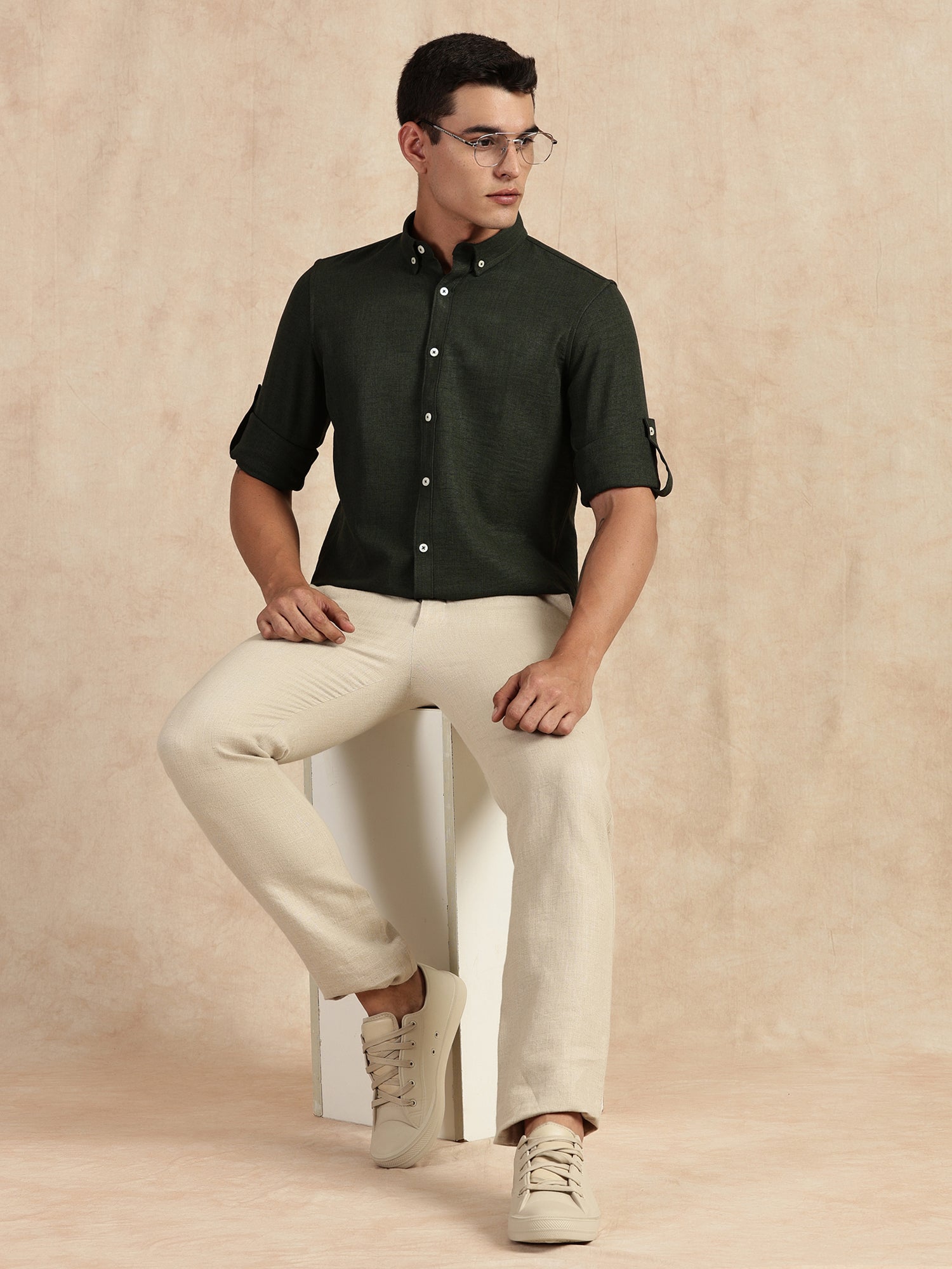 Thomas Scott Men Bottle Green Slim Fit Long Sleeves Button-Down Collar Polyester Casual Shirt