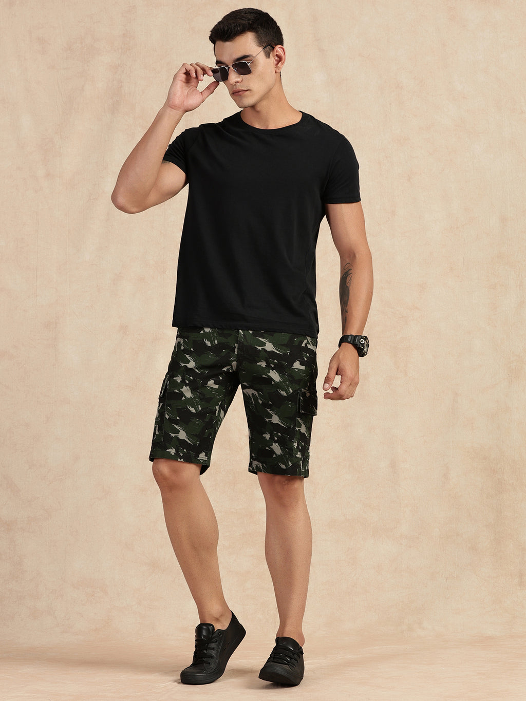Thomas Scott Men Dark Olive Regular Fit Mid Rise Camouflage Cargo Shorts
