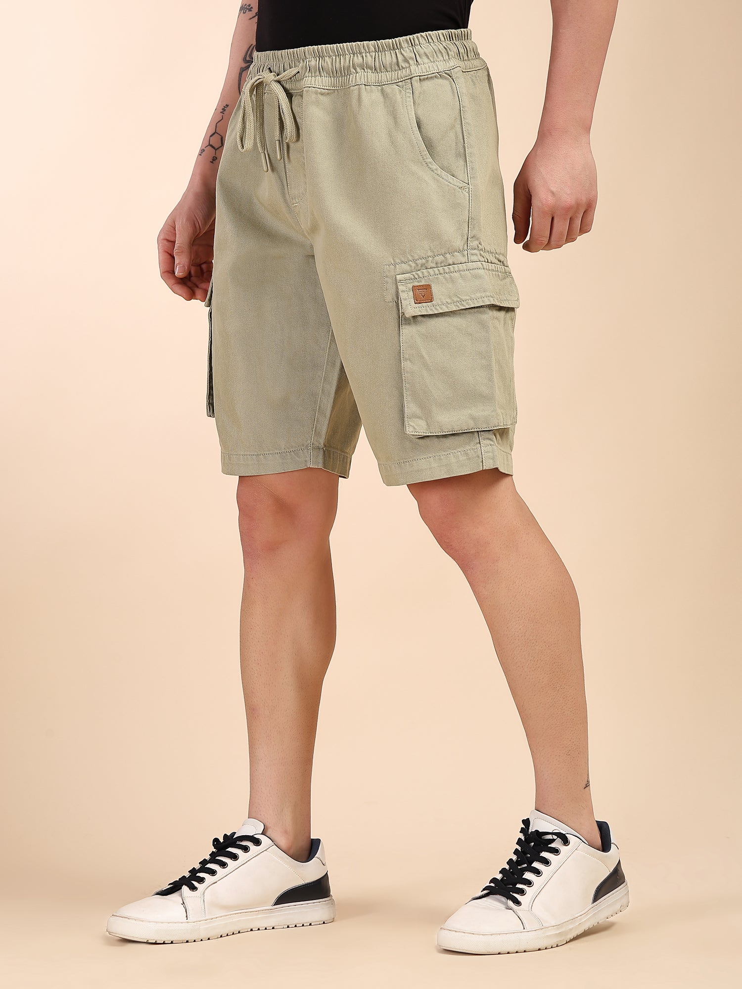 Thomas Scott Men Green Mid-Rise Straight Fit Above Knee Cotton Woven Cargo Shorts