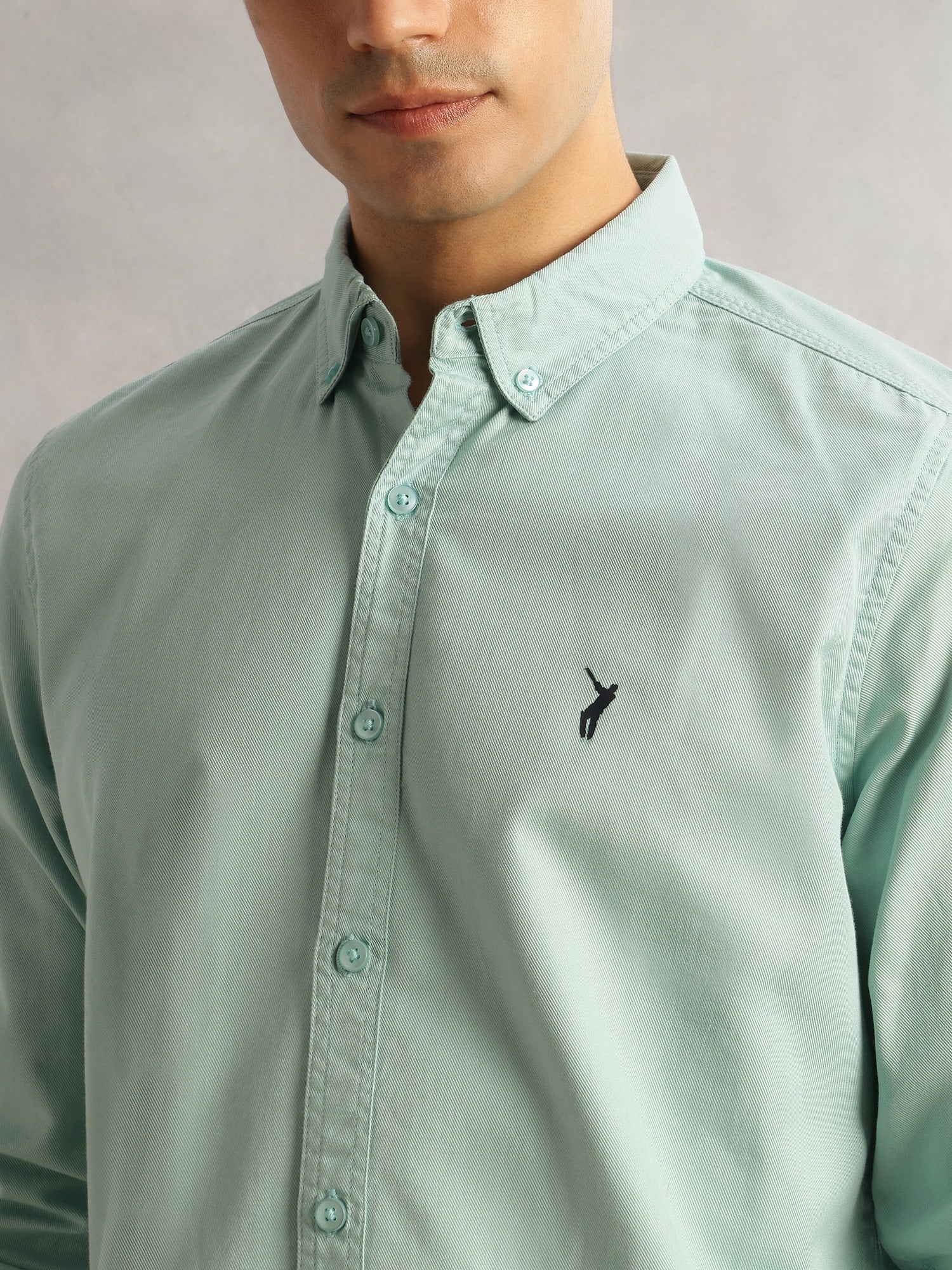 Thomas Scott Men Sea Green Slim Fit Long Sleeves Button Down Collar Solid Twill Casual Shirt