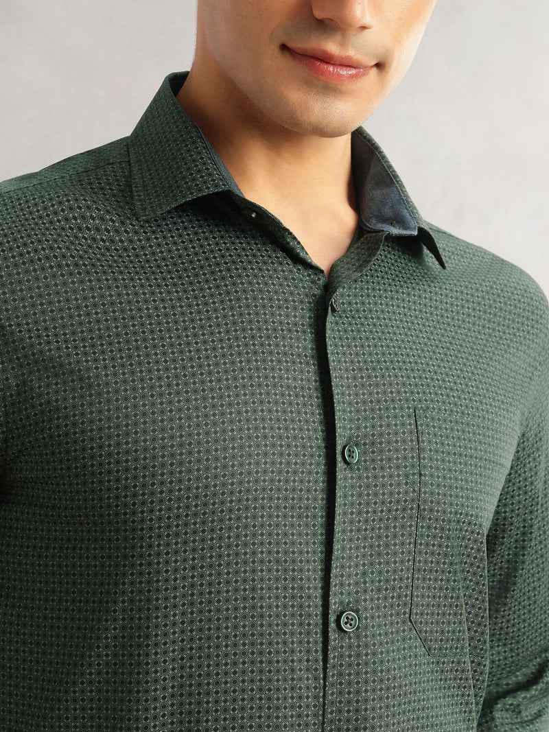 Thomas Scott Men Green Regular Fit Long Sleeves Cutaway Collar Geometric Printed 100% Cotton Satin Formal Shirt