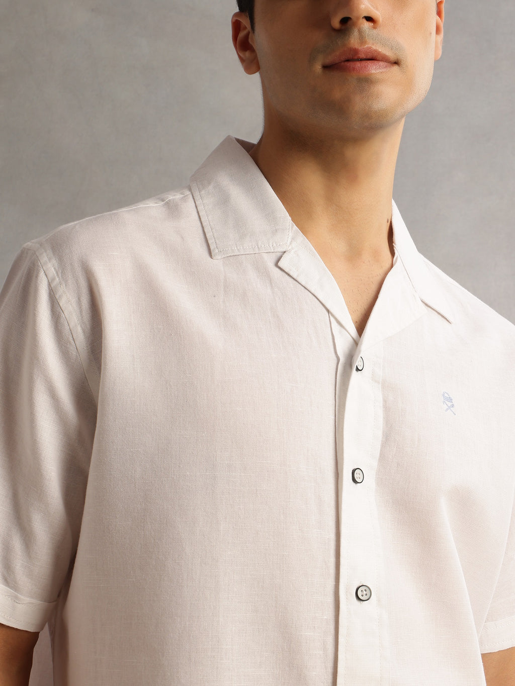 Thomas Scott Men White Oversized Fit Short Sleeves Cuban Collar Solid Cotton Linen Casual Shirt