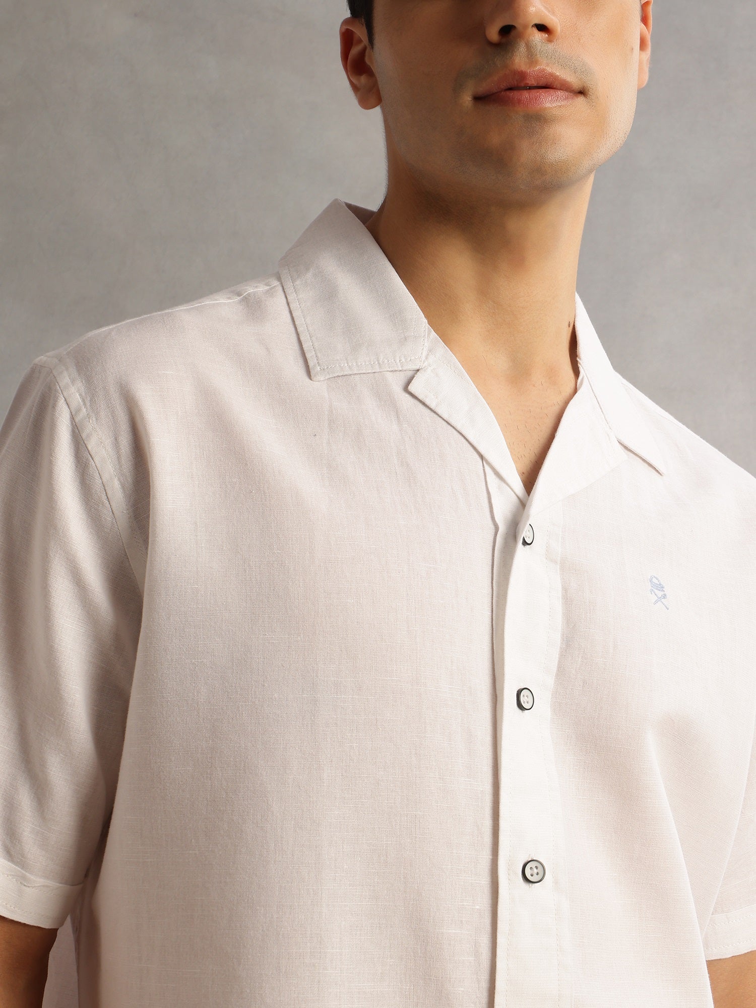 Thomas Scott Men White Oversized Fit Short Sleeves Cuban Collar Solid Cotton Linen Casual Shirt