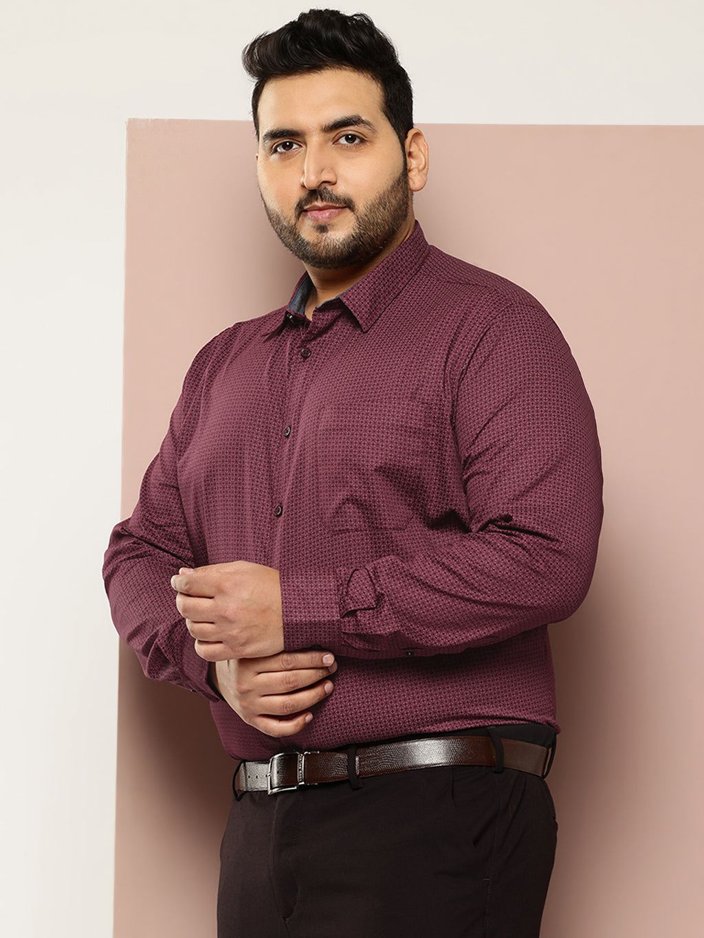 Thomas Scott Men Wine Plus Size Regular Fit Long Sleeves Cutaway Collar Geometric Printed 100% Cotton Satin Formal Shirt