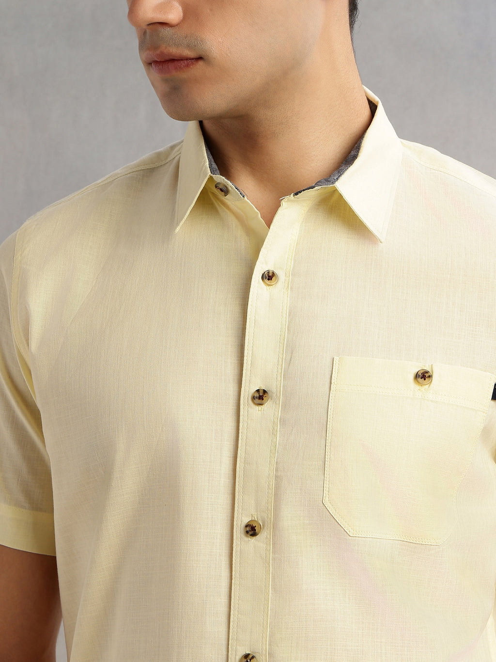 Thomas Scott Men Yellow Regular Fit Short Sleeves Spread Collar 100% Cotton Casual Shirt