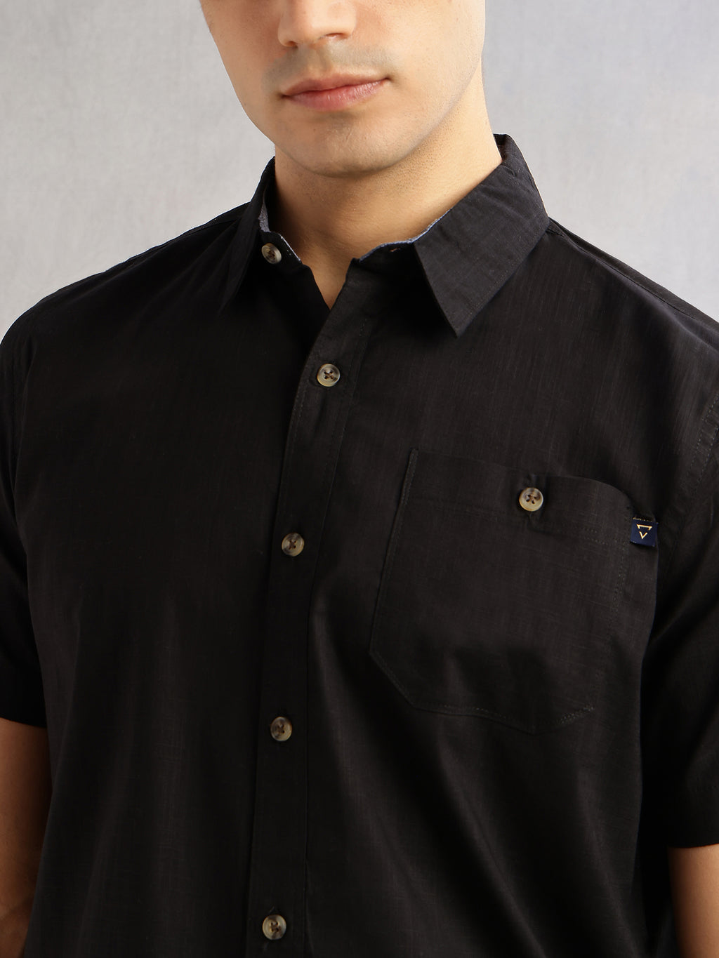 Thomas Scott Men Black Regular Fit Short Sleeves Spread Collar 100% Cotton Casual Shirt