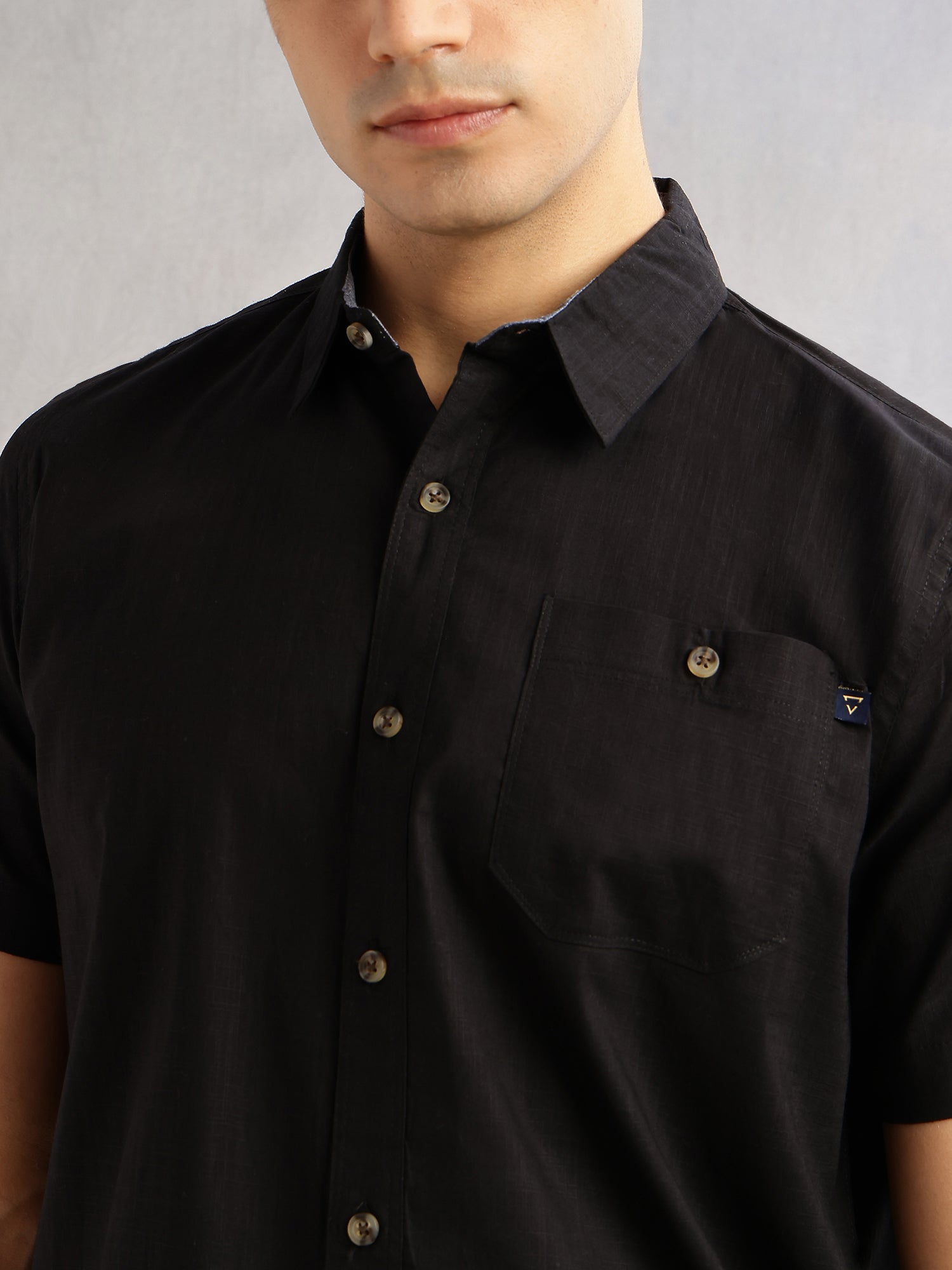 Thomas Scott Men Black Regular Fit Short Sleeves Spread Collar 100% Cotton Casual Shirt