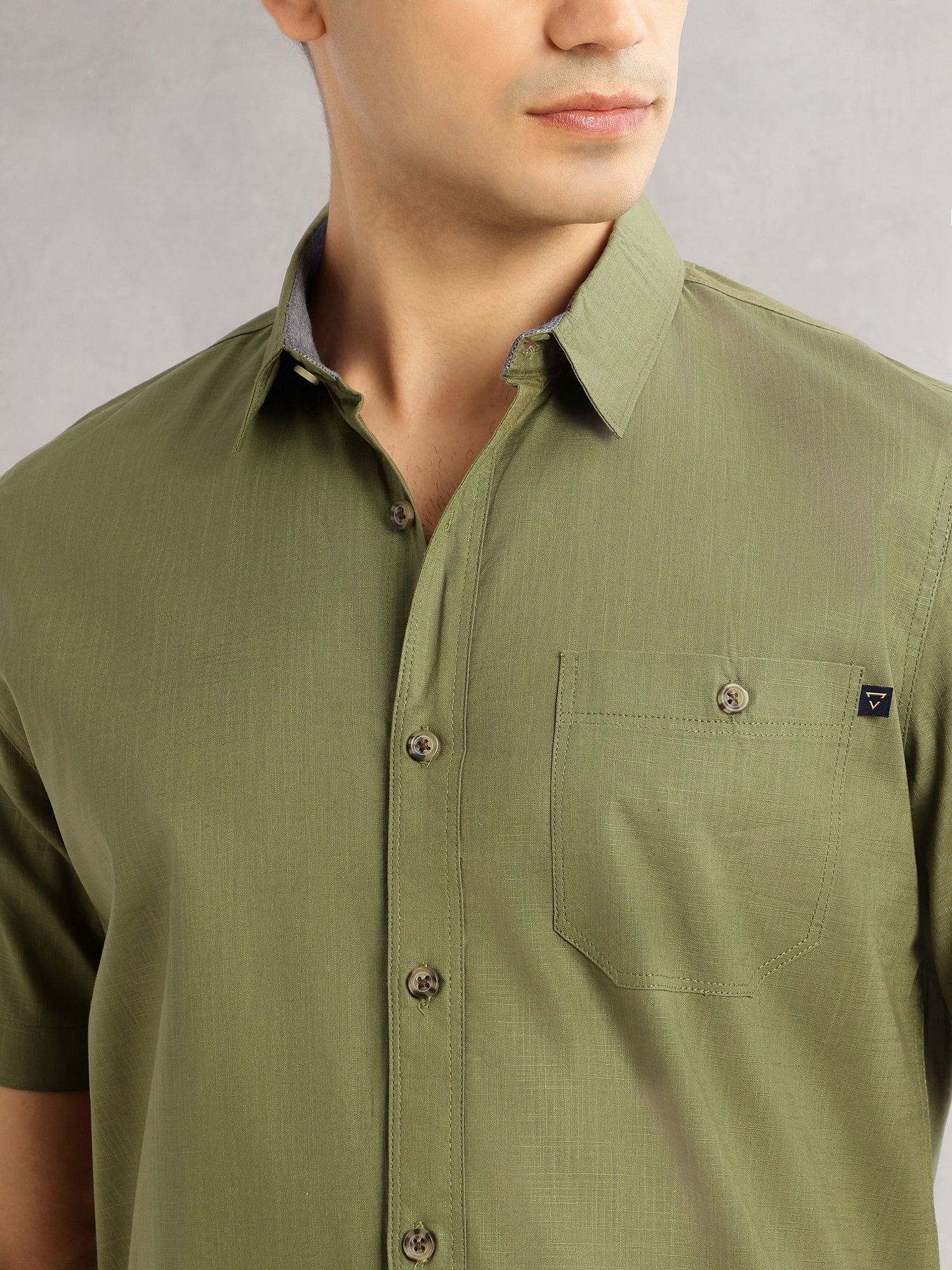 Thomas Scott Men Olive Regular Fit Short Sleeves Spread Collar 100% Cotton Casual Shirt