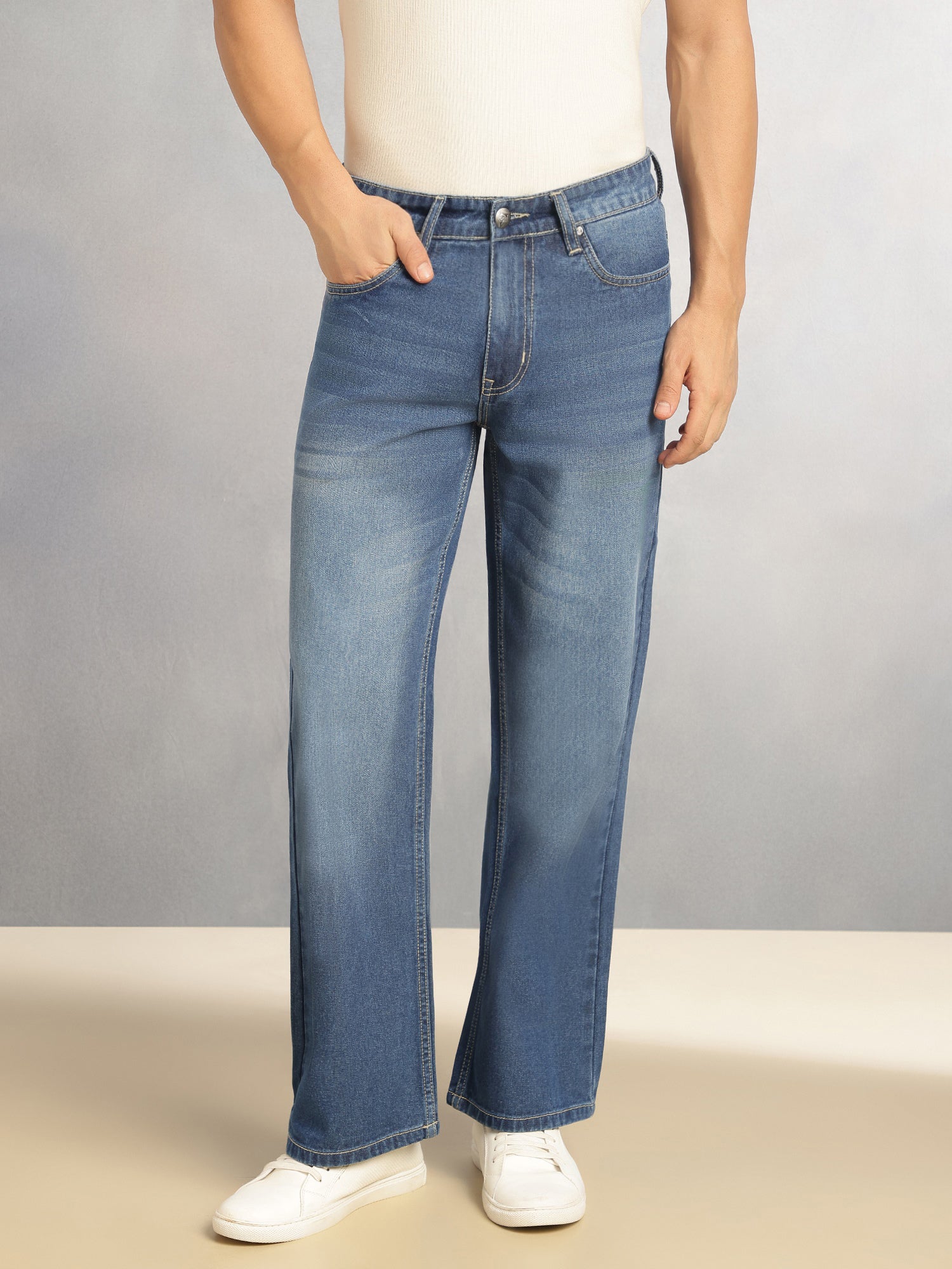 Thomas Scott Men Mid Blue Mid-Rise Baggy Fit Light Fade Clean Look 100% Cotton Non Stretchable Jeans