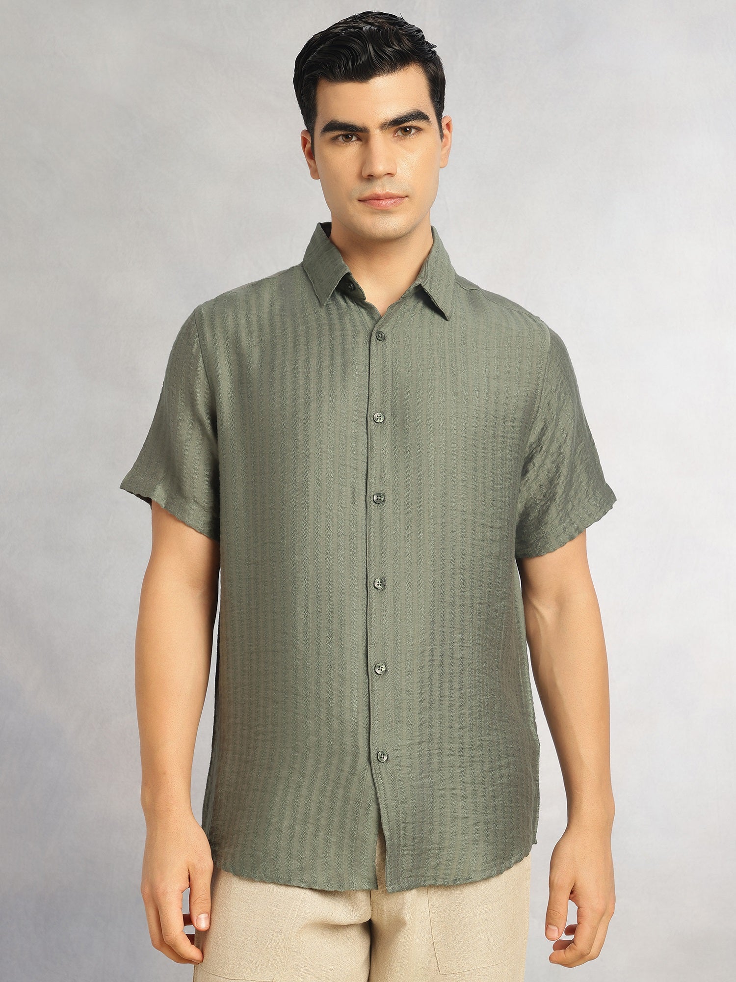 Thomas Scott Men Olive Regular Fit Short Sleeves Spread Collar Textured Polyester Casual Shirt