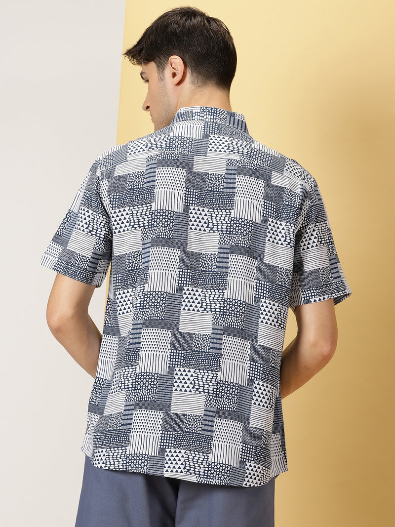 Thomas Scott Men Navy Blue Short Sleeves Regular Sleeves Spread Collar Geometric Printed Cotton Rayon Casual Shirt