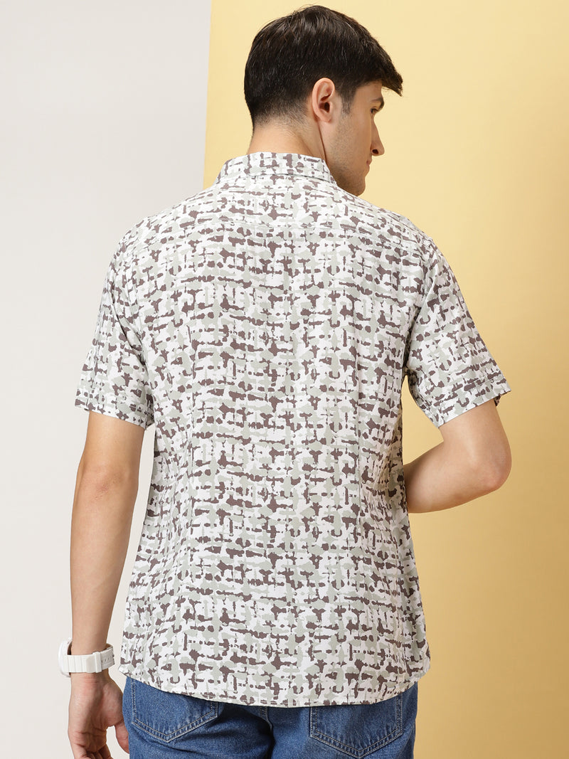 Thomas Scott Men Cream Short Sleeves Regular Sleeves Spread Collar Geometric Printed Cotton Rayon Casual Shirt