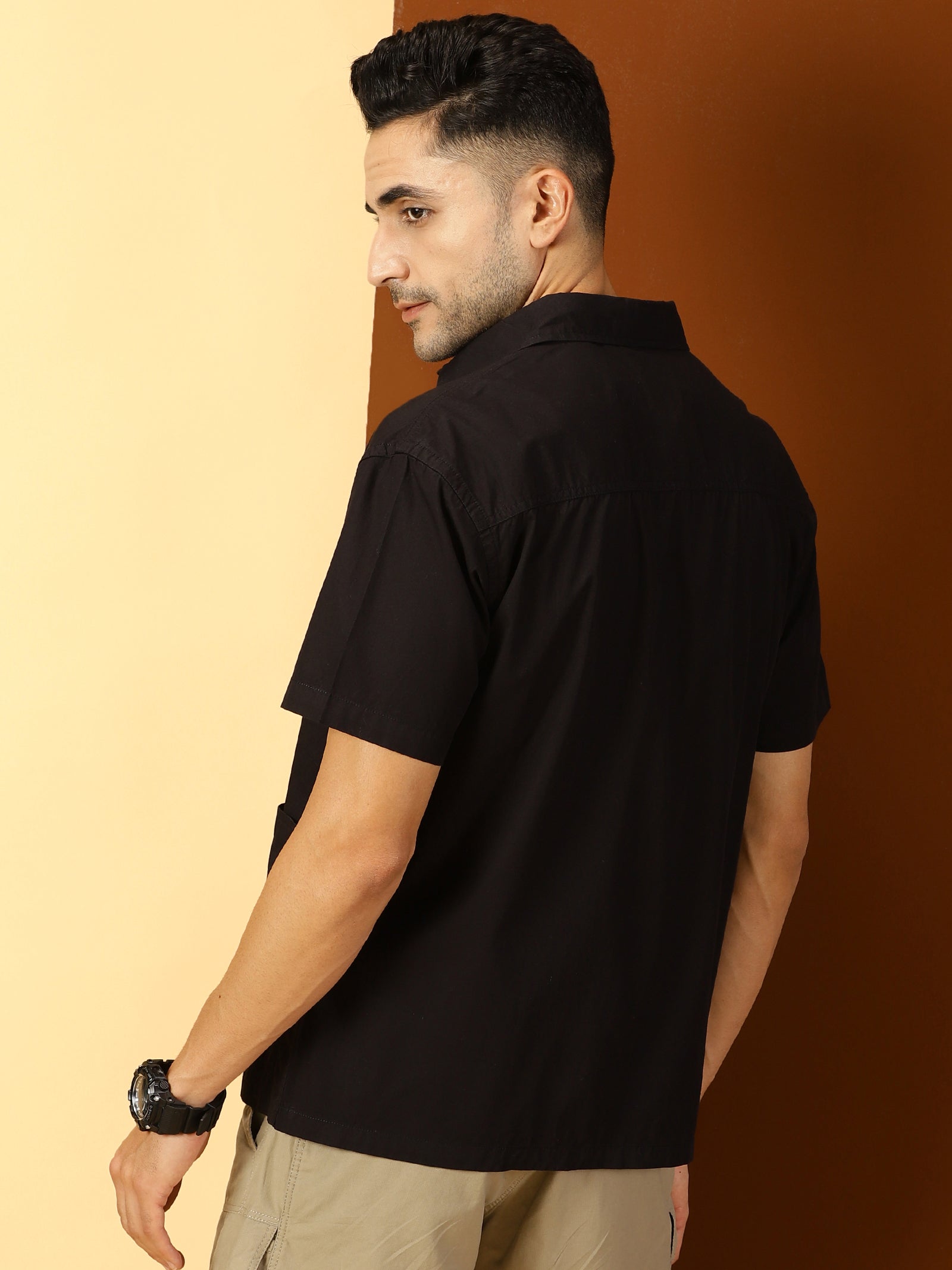 Thomas Scott Men Black Short Sleeves Boxy Fit Spread Collar Solid 100% Cotton Casual Shirt