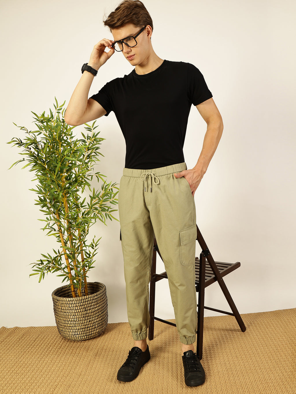 Thomas Scott Men Olive Slim Fit Mid-Rise Solid 6 Pockets Woven Cargo Joggers