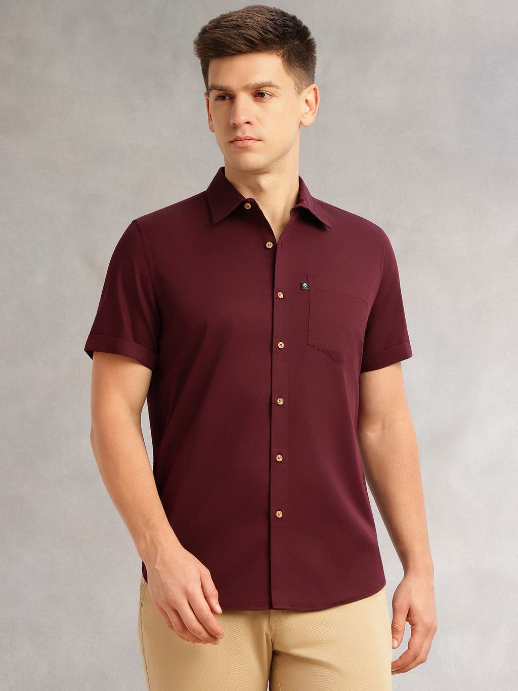 Thomas Scott Men Wine Slim Fit Short Sleeves Spread Collar Solid Casual Shirt