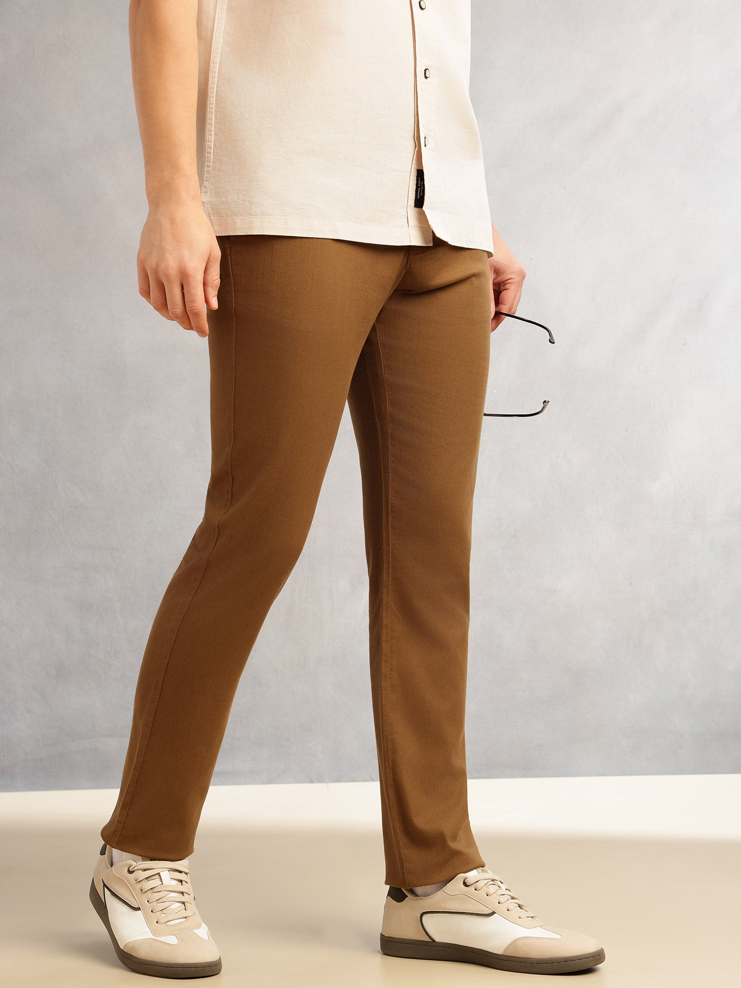 Thomas Scott Men Brown Straight Fit Mid-Rise Solid 4 Pockets Woven Chinos Trouser