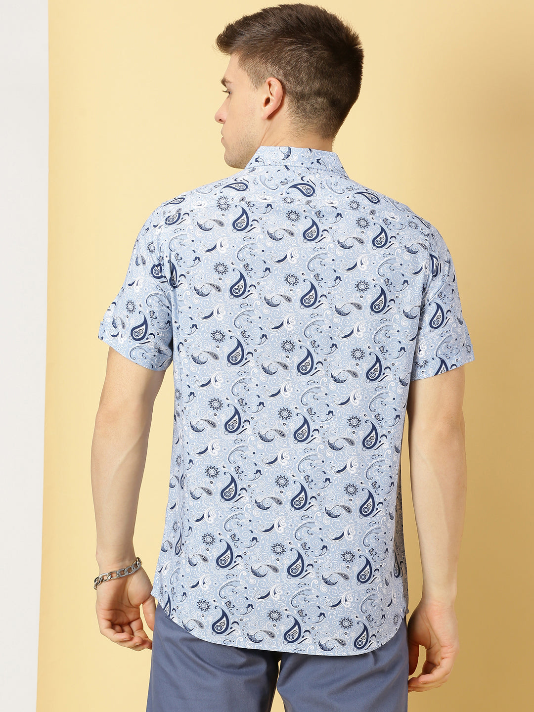 Thomas Scott Men Blue Regular Fit Short Sleeves Spread Collar Abstract Printed Casual Shirt