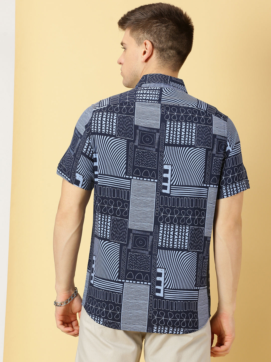 Thomas Scott Men Navy Blue Regular Fit Short Sleeves Spread Collar Abstract Printed Casual Shirt
