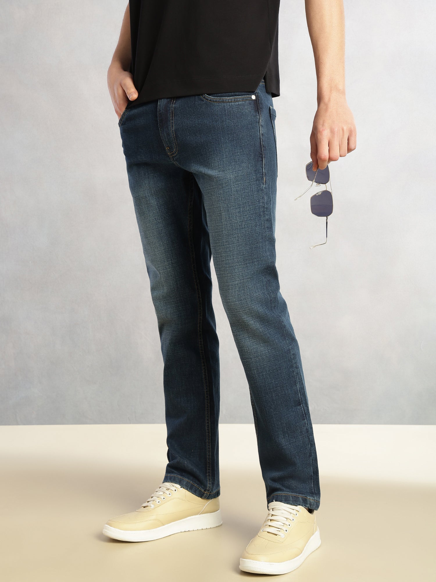 Thomas Scott Men Mid Blue Cricket Club Collection Straight Fit Mid-Rise Faded 5 Pockets Stretchable Jeans