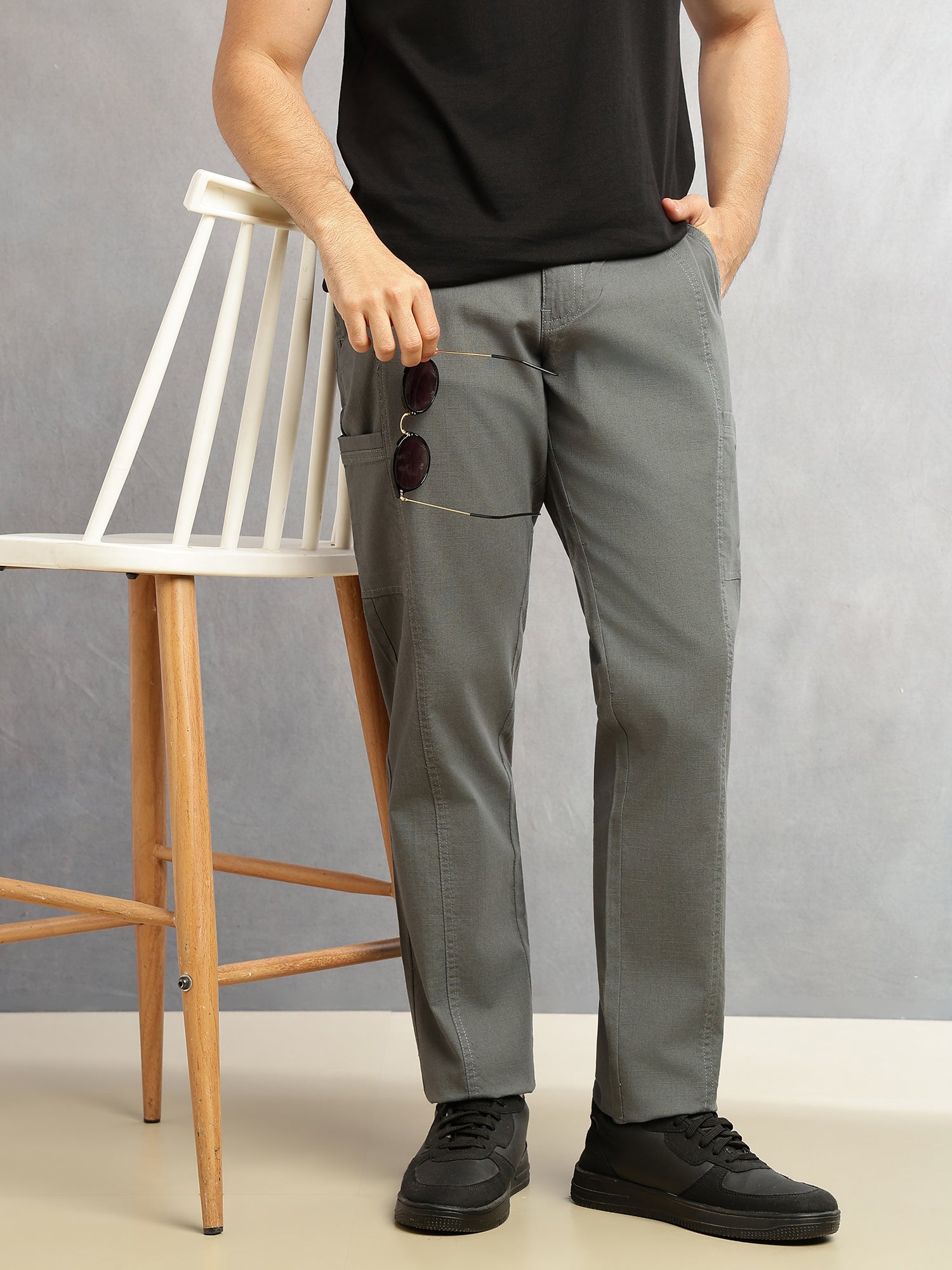 Thomas Scott Men Steel Grey Smart Straight Fit Mid-Rise Solid 6-Pocket Design Woven Cargo Trouser