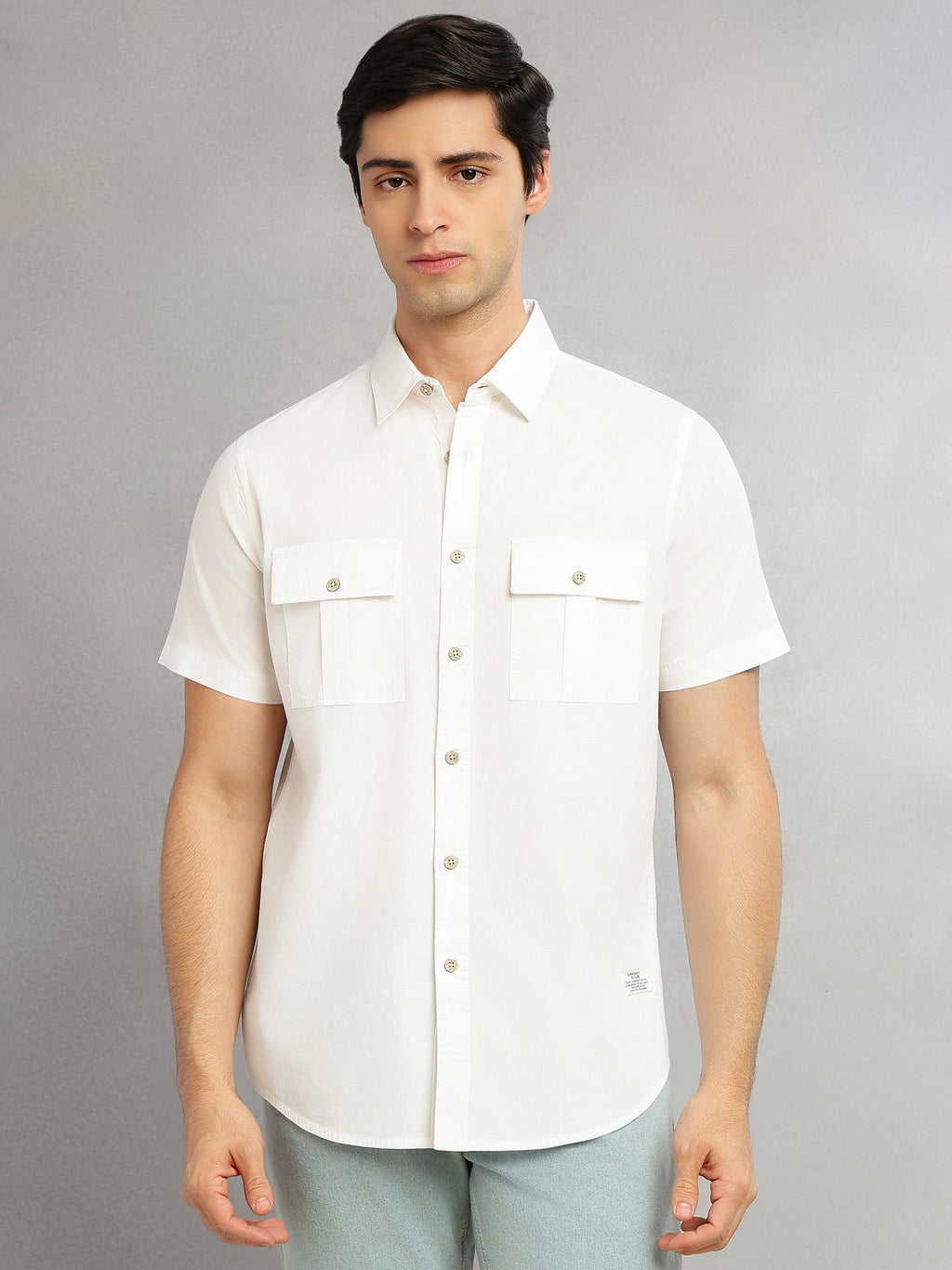 Thomas Scott Men White Cricket Club Collection Slim Fit Short Sleeve Spread Collar 2 Flap Pockets Solid Design Cotton Twill Casual Shirt