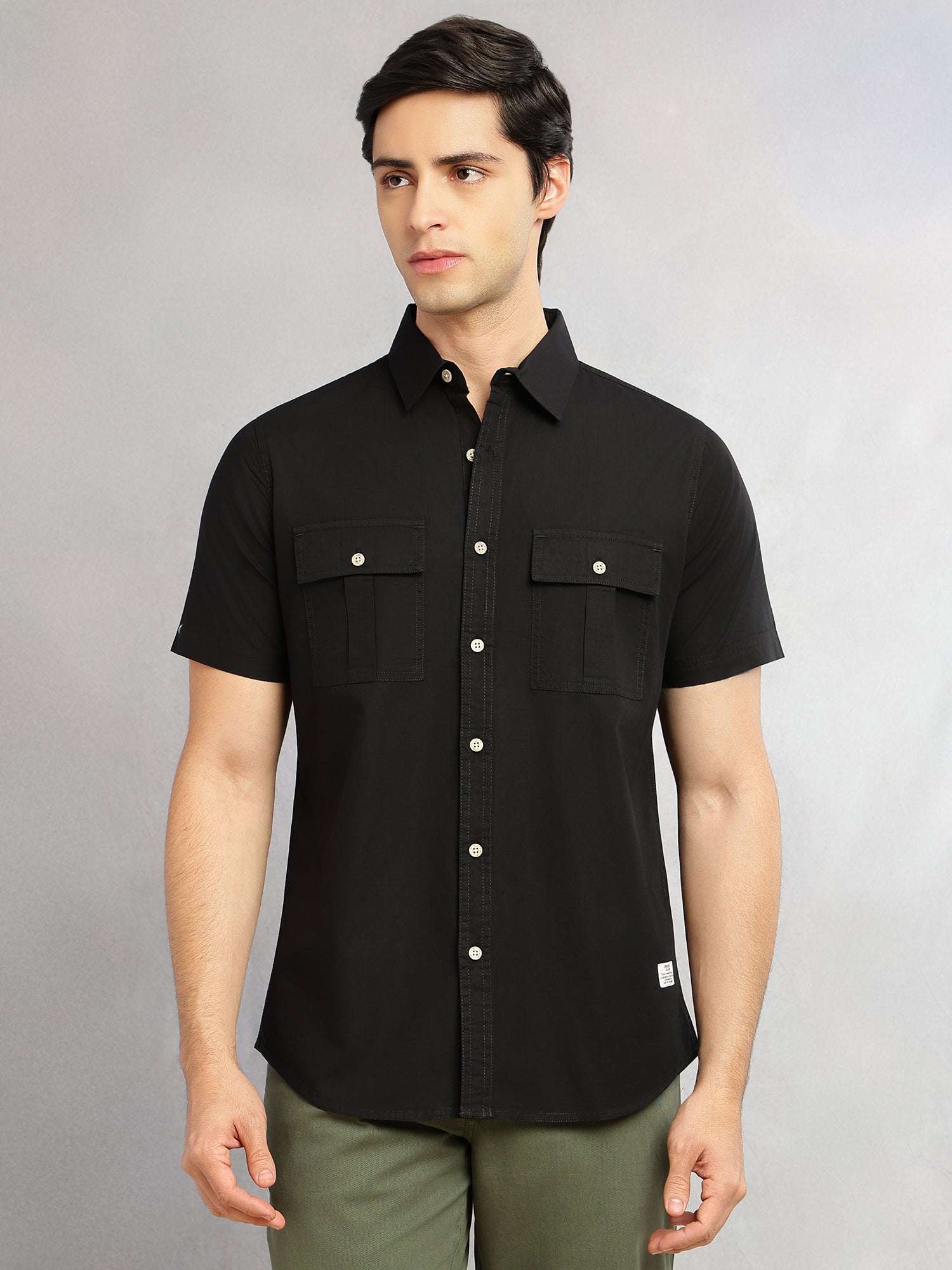 Thomas Scott Men Black Cricket Club Collection Slim Fit Short Sleeve Spread Collar 2 Flap Pockets Solid Design Cotton Twill Casual Shirt
