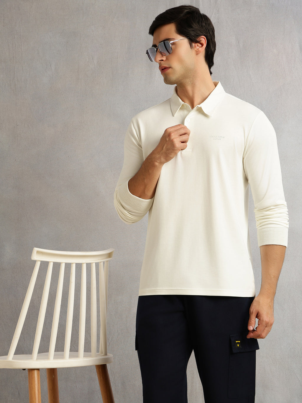 Thomas Scott Men Off White Regular Fit Long Sleeves Solid Viscose Rayon Knitted Polo Collar Performance Tshirt