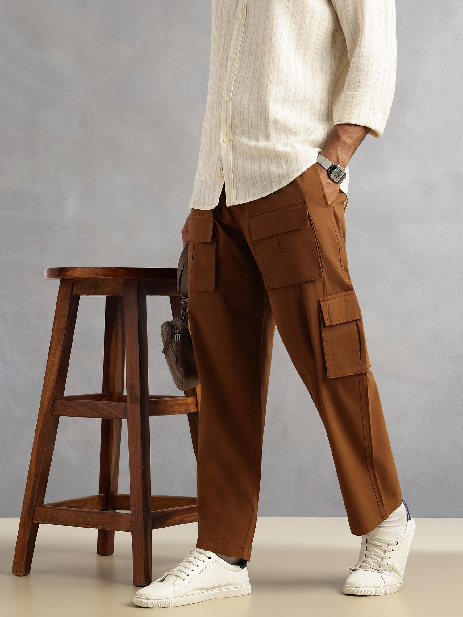 Thomas Scott Men Brown Relaxed Loose Fit 100% Cotton Solid Drawstring Closure Woven Cargo Trouser