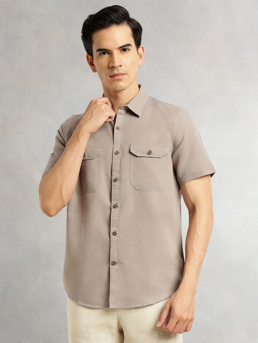 Thomas Scott Men Grey Premium Short Sleeves Slim Fit Spread Collar 2 Flap Pockets Solid Cotton Linen Casual Shirt