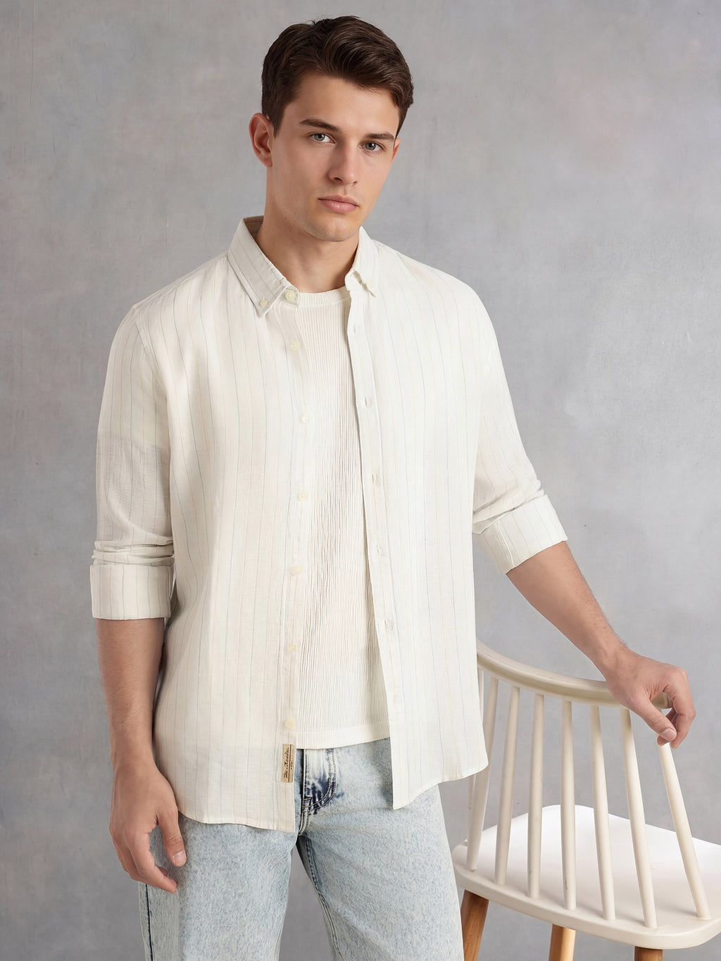 Thomas Scott Men White Slim Fit Long Sleeves Button-Down Collar Vertical Striped Linen Casual Shirt